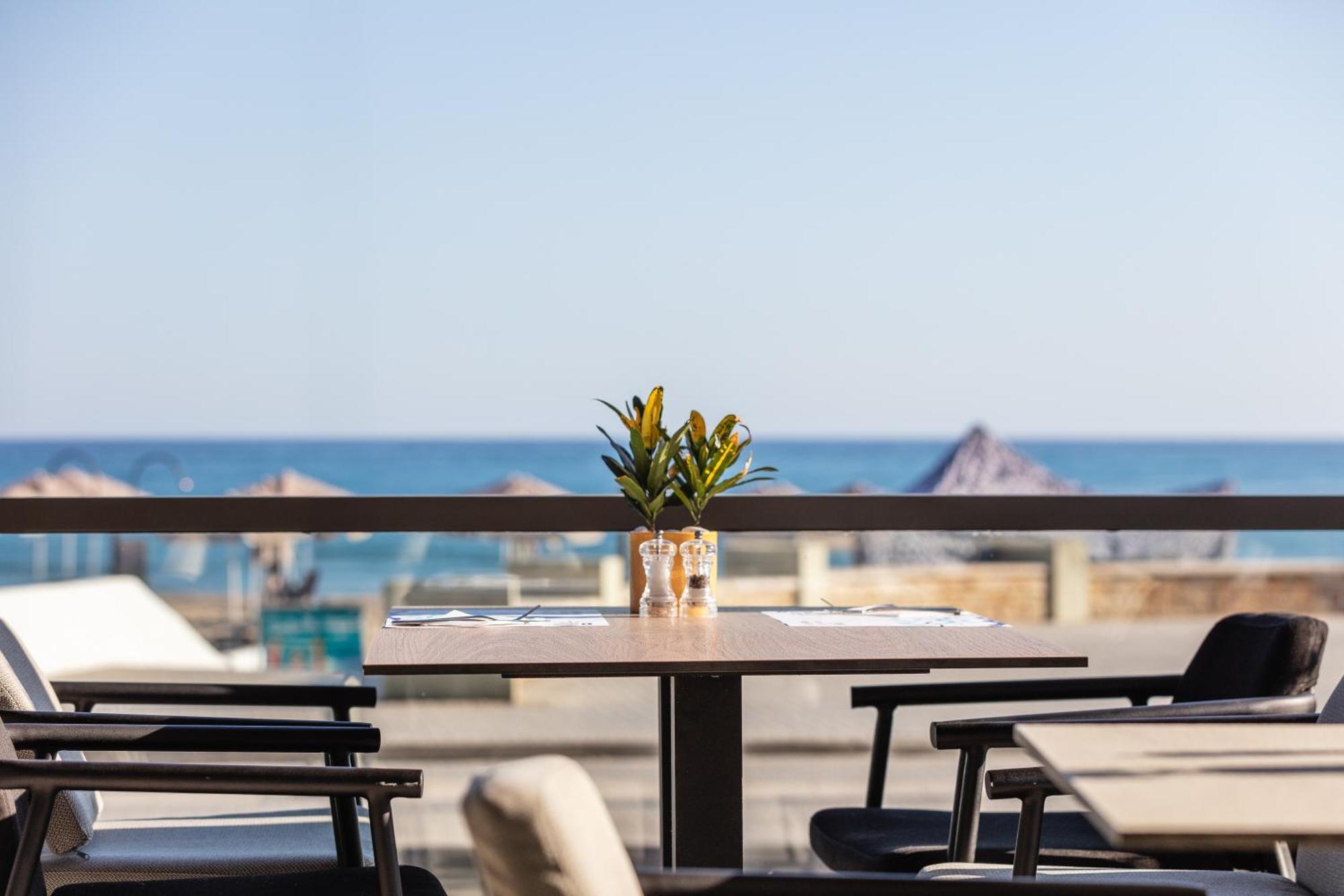 Steris Elegant Beach Hotel & Apartments 罗希姆诺 外观 照片