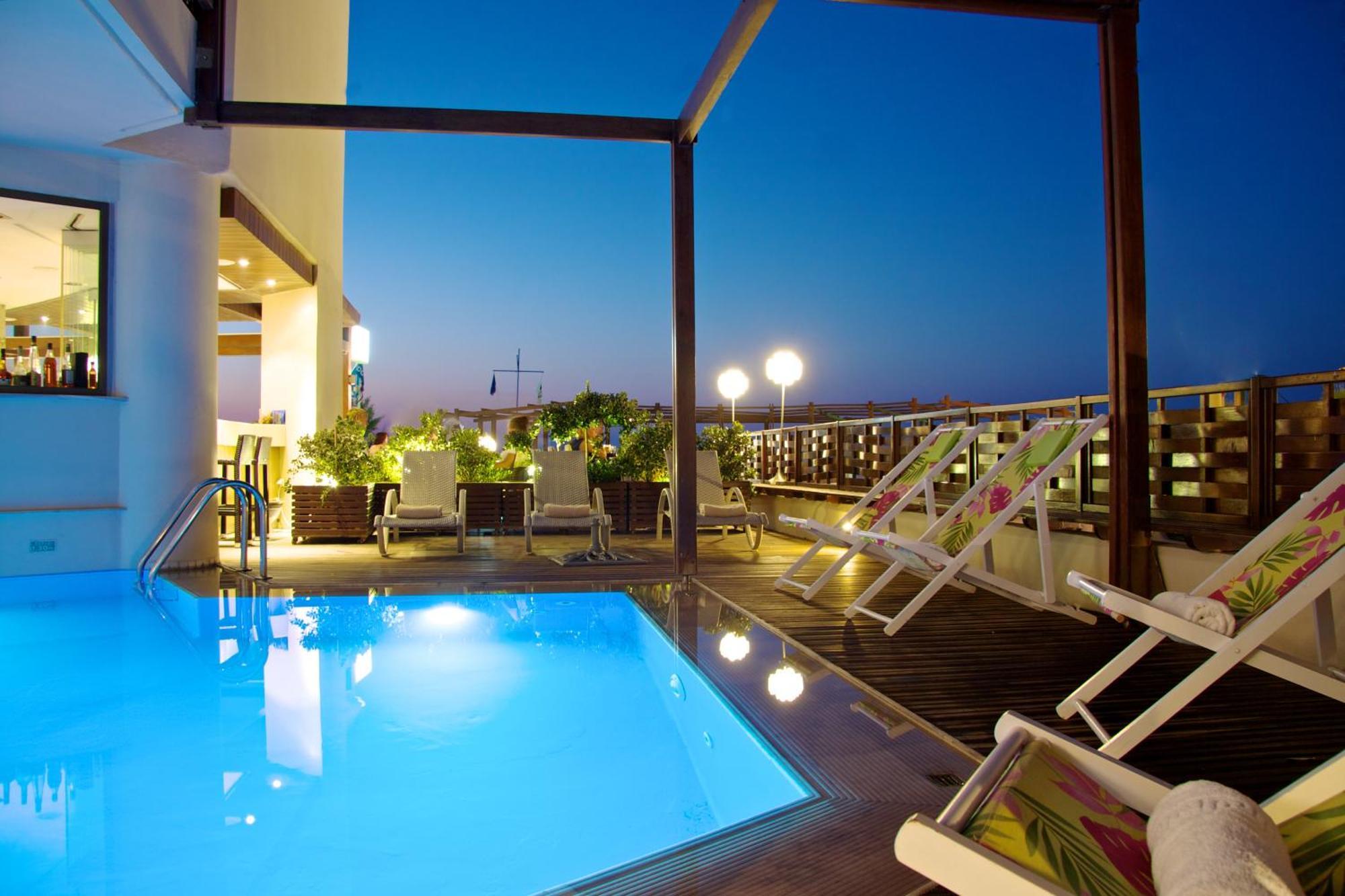 Steris Elegant Beach Hotel & Apartments 罗希姆诺 外观 照片
