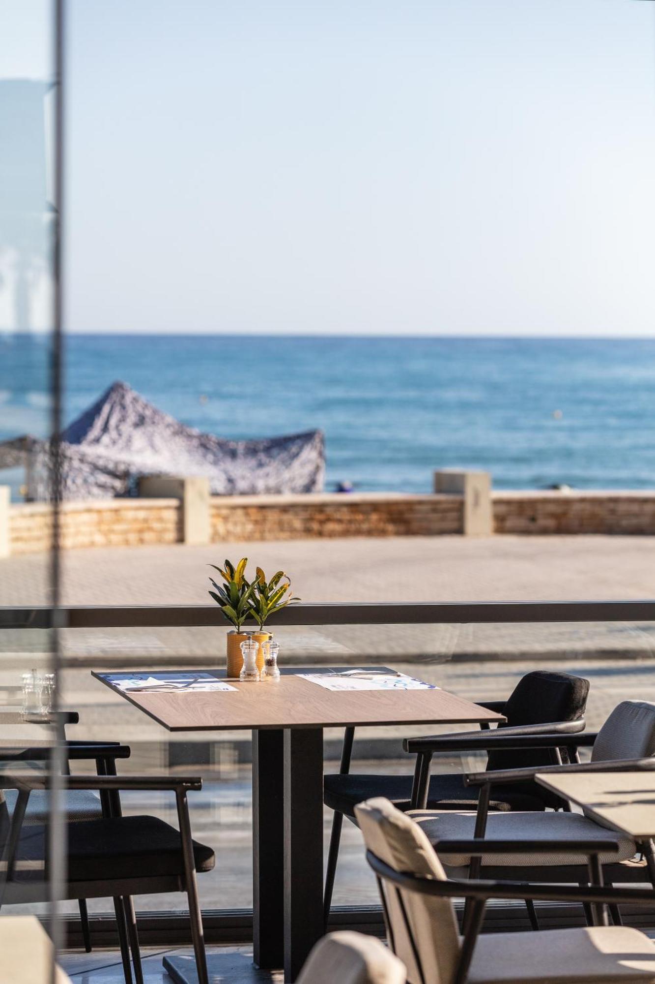 Steris Elegant Beach Hotel & Apartments 罗希姆诺 外观 照片